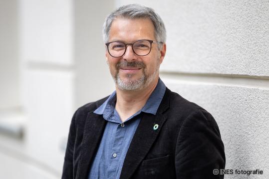 Ingo Böing ist stellvertretender Geschäftsführer und leitet das Team Politik. Foto: Ines Grabner
