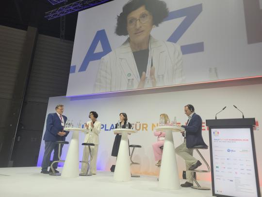 Die Diskussionsrunde „The economic power of care" beim Hauptstadtkongress in Berlin.