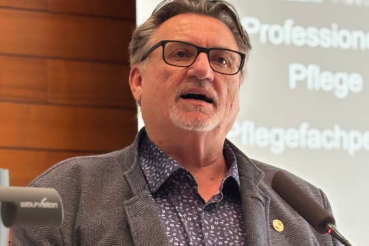 Franz Wagner auf dem Pflegetag Niedersachsen 2025