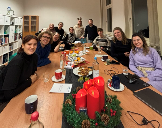 Weihnachtliches Präsenztreffen der AG Junge Pflege Nordwest in der Geschäftsstelle des DBfK Nordwest in Hannover
